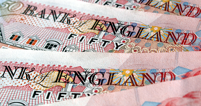 UK Economy Expands 0.7%, Services and Production Lead Growth