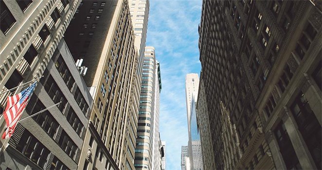 US Business Growth Slows in June as Price Pressures Rise